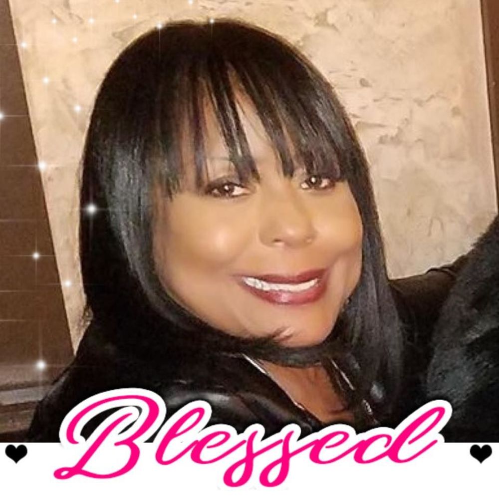 Meet your Posher, Regina